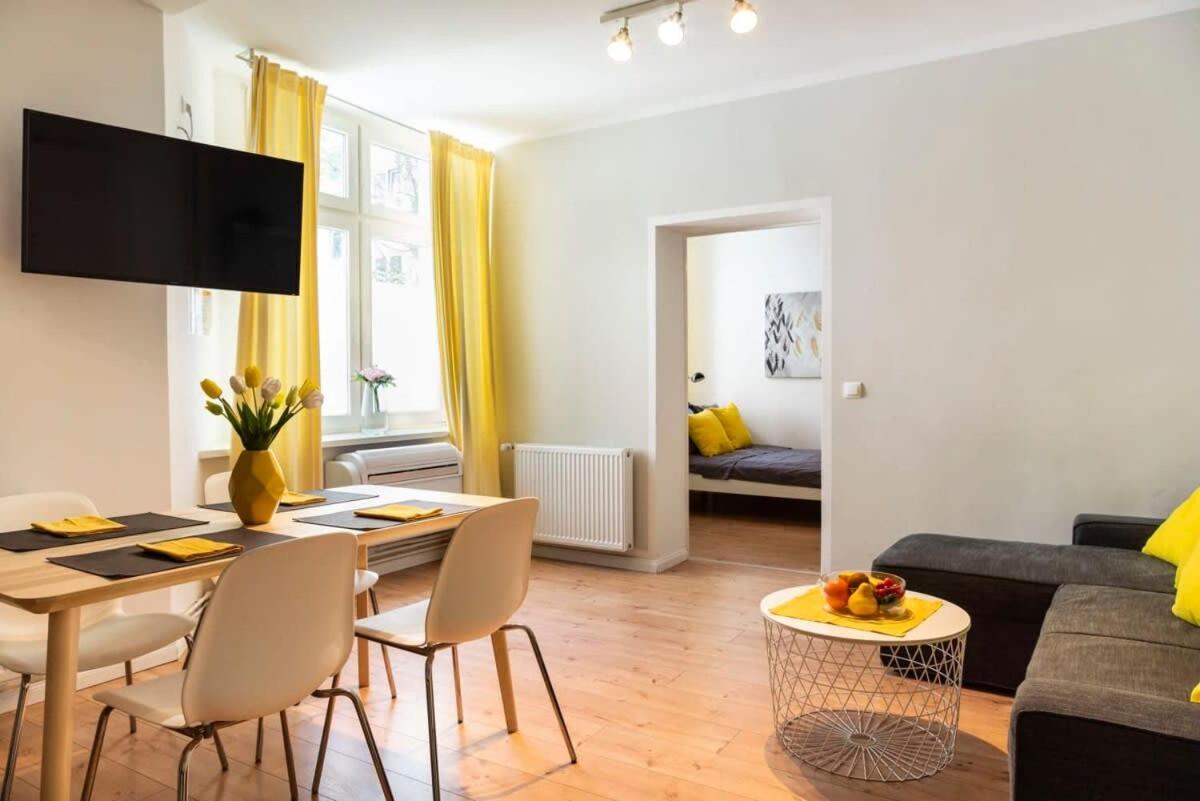 Cosy Two Br Plus Self Checkin Plus Street Parking 베를린 외부 사진