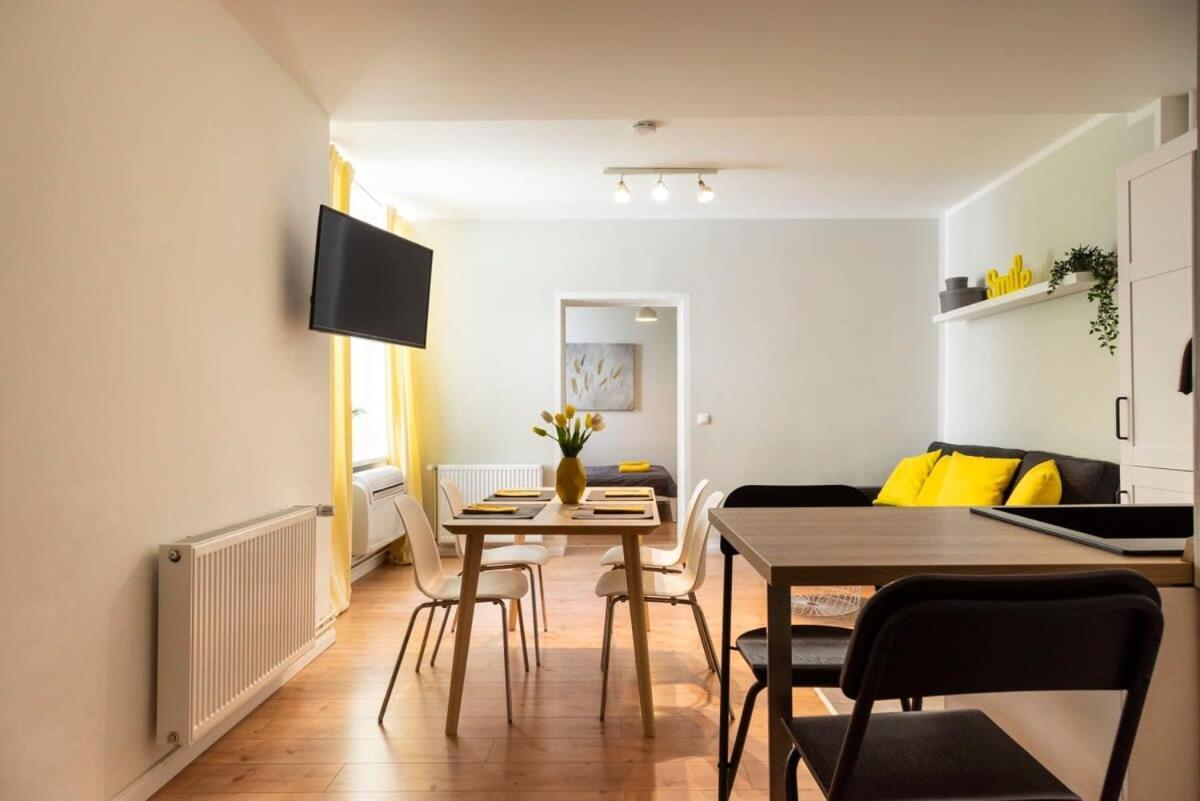 Cosy Two Br Plus Self Checkin Plus Street Parking 베를린 외부 사진