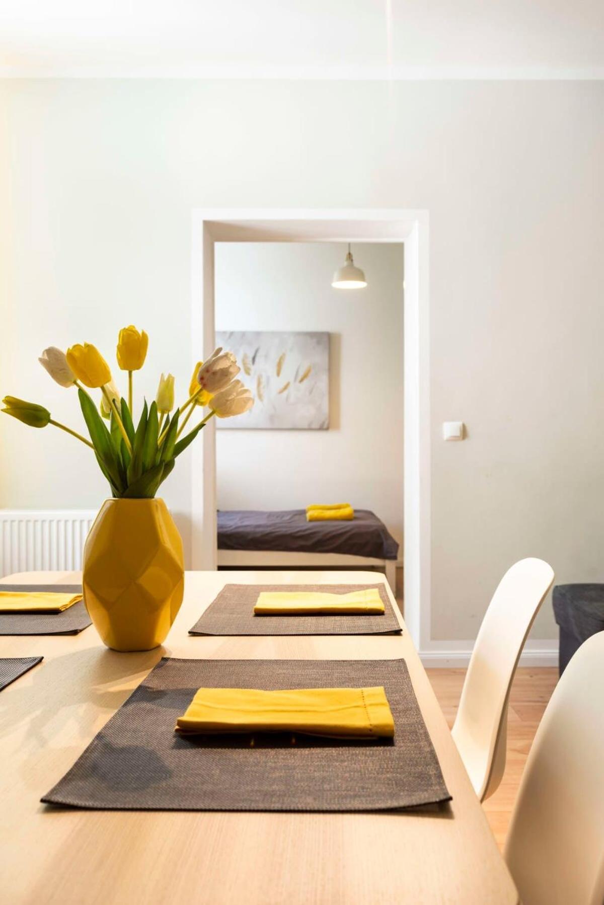 Cosy Two Br Plus Self Checkin Plus Street Parking 베를린 외부 사진