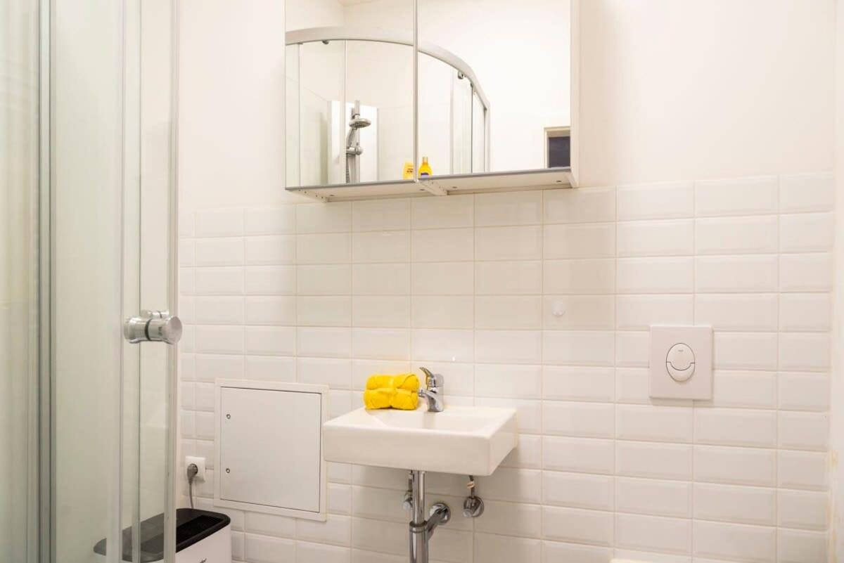 Cosy Two Br Plus Self Checkin Plus Street Parking 베를린 외부 사진